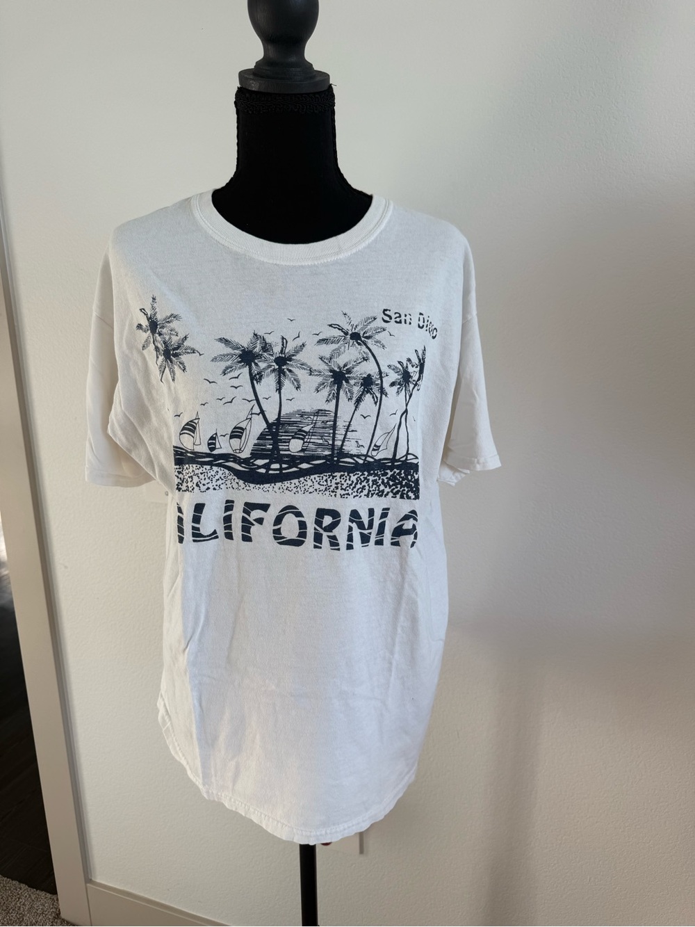 Gildan White T-Shirt with Navy California Palm Graphic